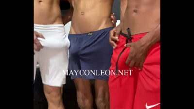 2 NEGÕES x 1 Branquinho all gay porn video