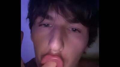 Teen men sucks his finger with spit all gay porn video