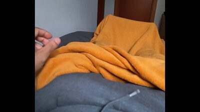 BATENDO UMA PRA ALIVIAR all gay porn video