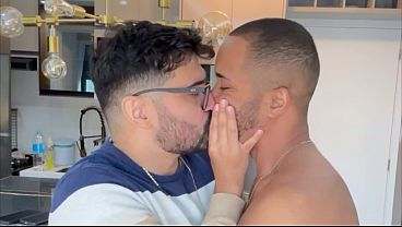 MARCOS GOIANO – NERD BUNDUDO ENTRANDO NA PICA DO NEGÃO – SEXO GAY BAREBACK – NEGRO DOTADO FODE PUTO DE ÓCULOS all gay porn video