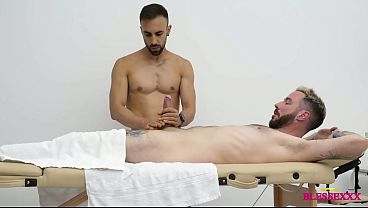 Masaje con final feliz all gay porn video